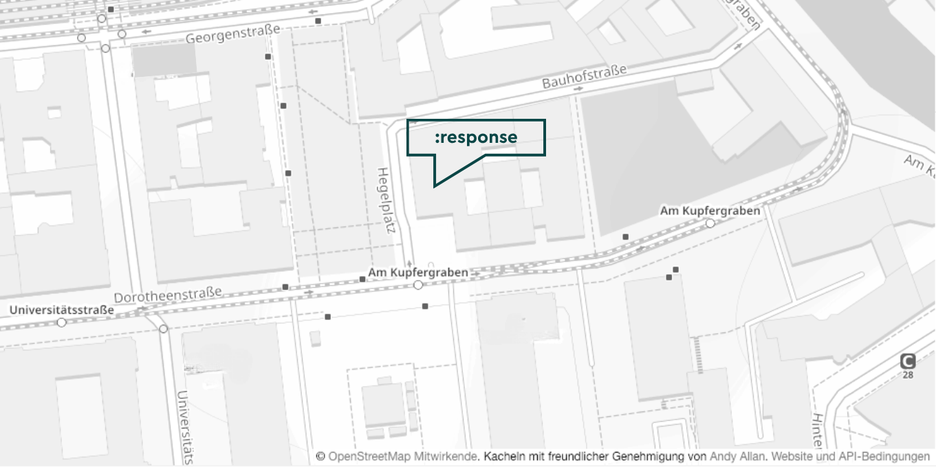 Google Maps Karte von Berlin in Schwarz-weiss. In der Mitte befindet sich das response Büro